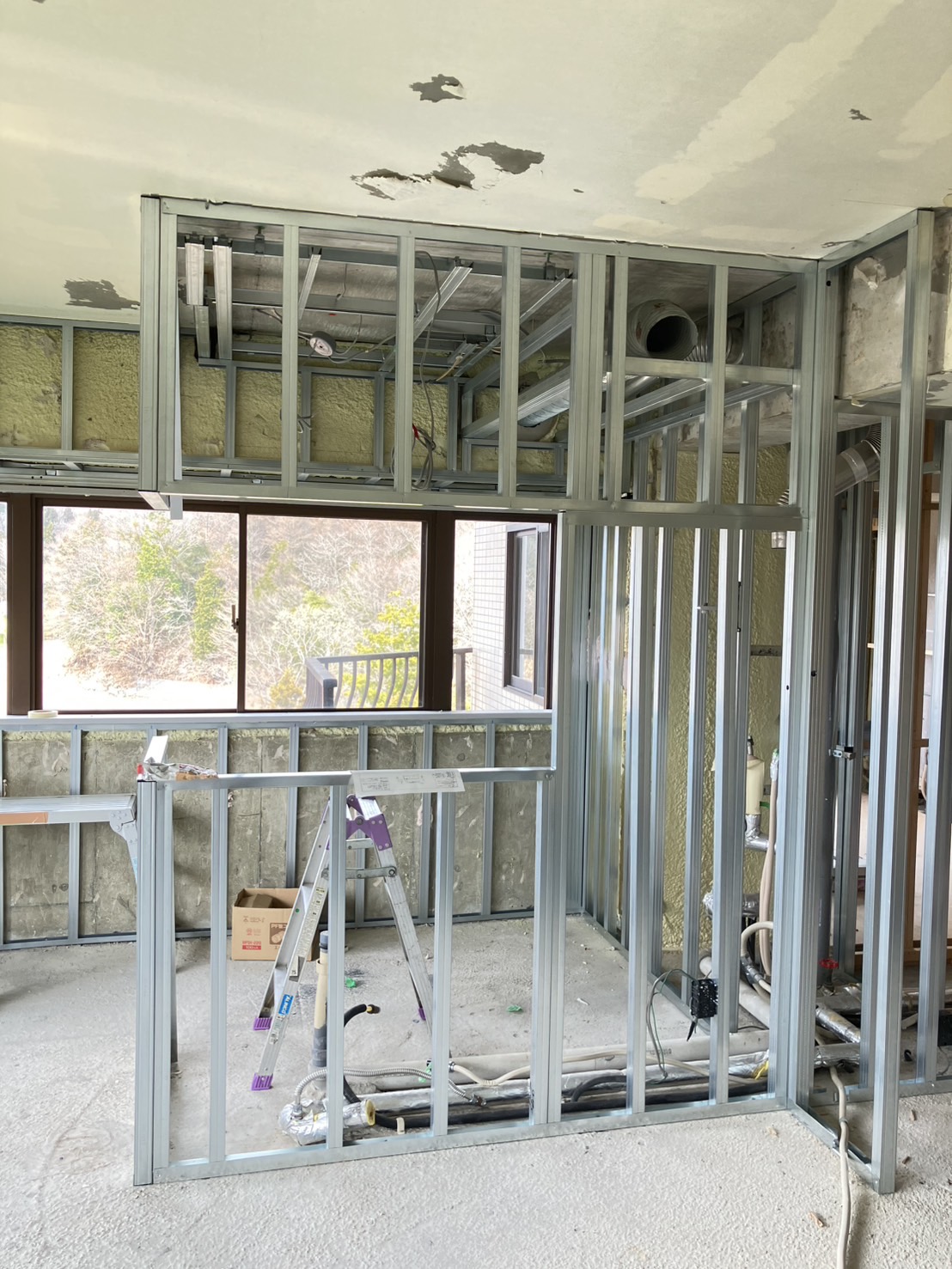 LGS（軽量鉄骨）工事とは？その用途とメリットについて